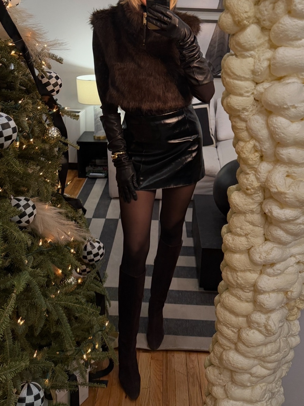Chic All-Black Faux Leather Mini Skirt